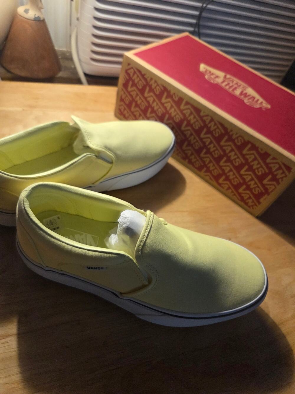 New inbox yellow platform slide on Canvas Vans butter yellow size 9 and 1/2